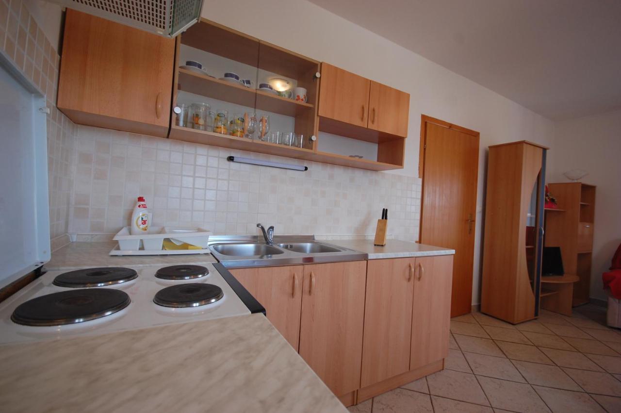 Apartments Novak By El-Pi Tours Malinska Exteriér fotografie