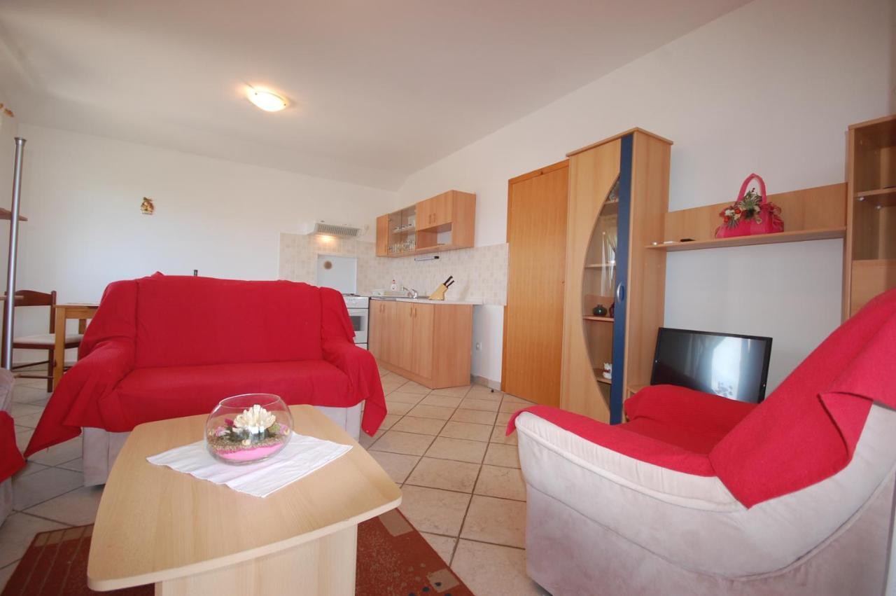 Apartments Novak By El-Pi Tours Malinska Exteriér fotografie